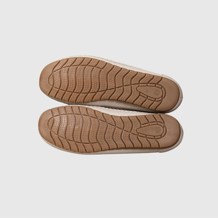 Annette | Zapatos ortopédicos modernos con diseño recortado y elegante