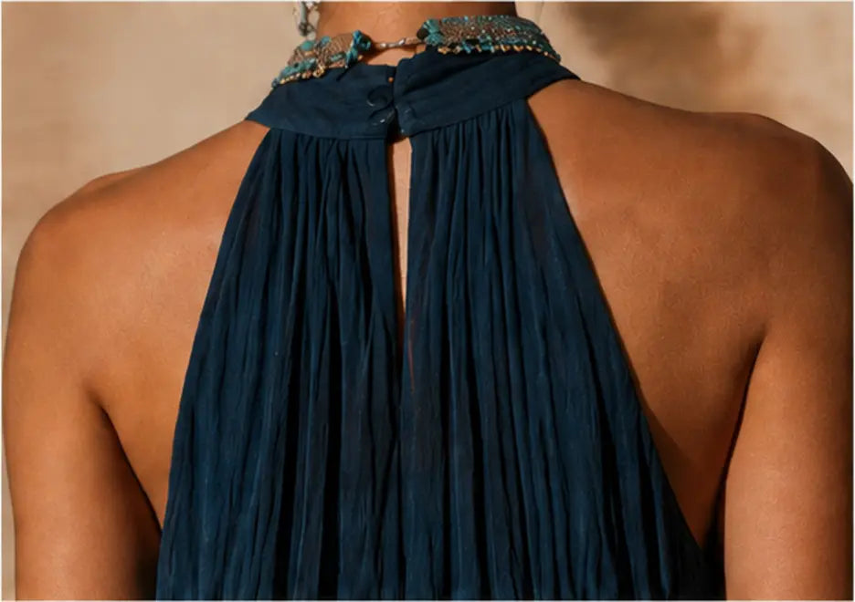 Vestido largo sin tirantes con cuello en V y degradado de color